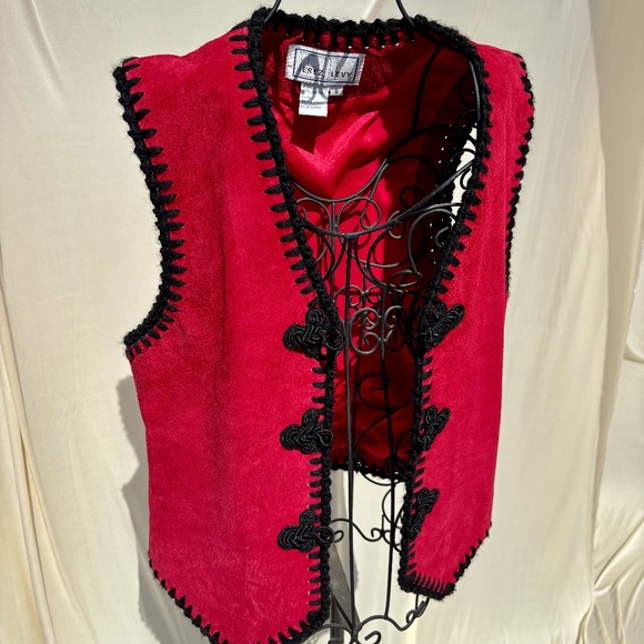 Vintage 80s Red Suede Leather Vest Boho Western Festival Style by Erez Levy Sm - Picture 3 of 9
